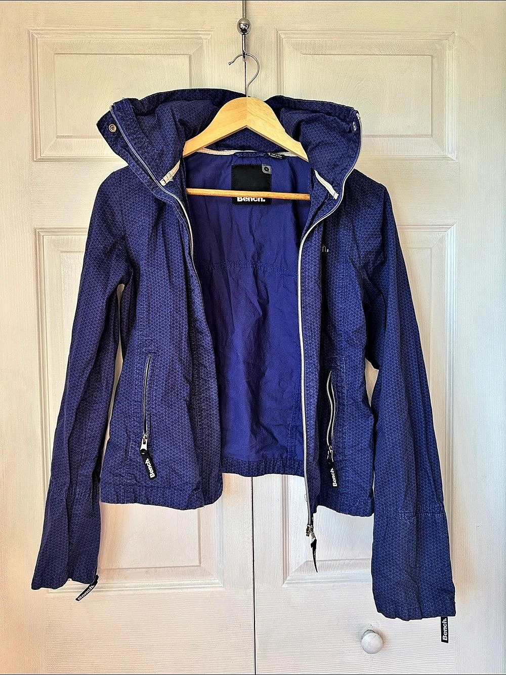Bench. Women's Geometric Hooded Jacket Size Medium
